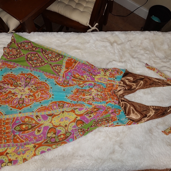 Gorgeous colorful backless Maxi dress - Picture 2 of 4